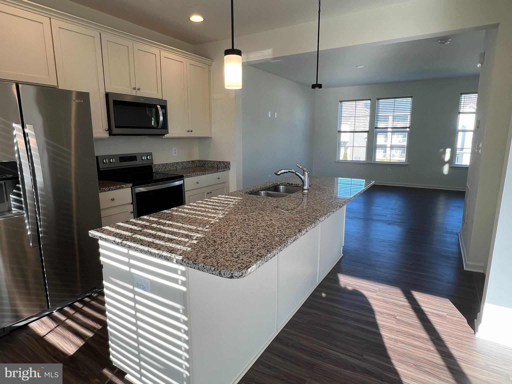 220 CHARTERHOUSE Street – photo 5
