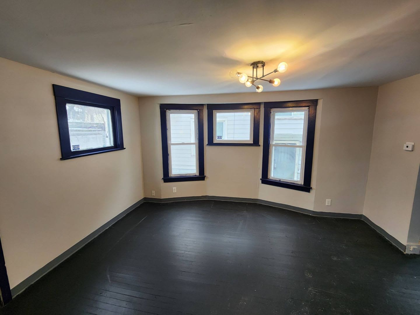 Charming 3-Bedroom Property in Prime Location (Section 8 Vouchers Accepted) – photo 5