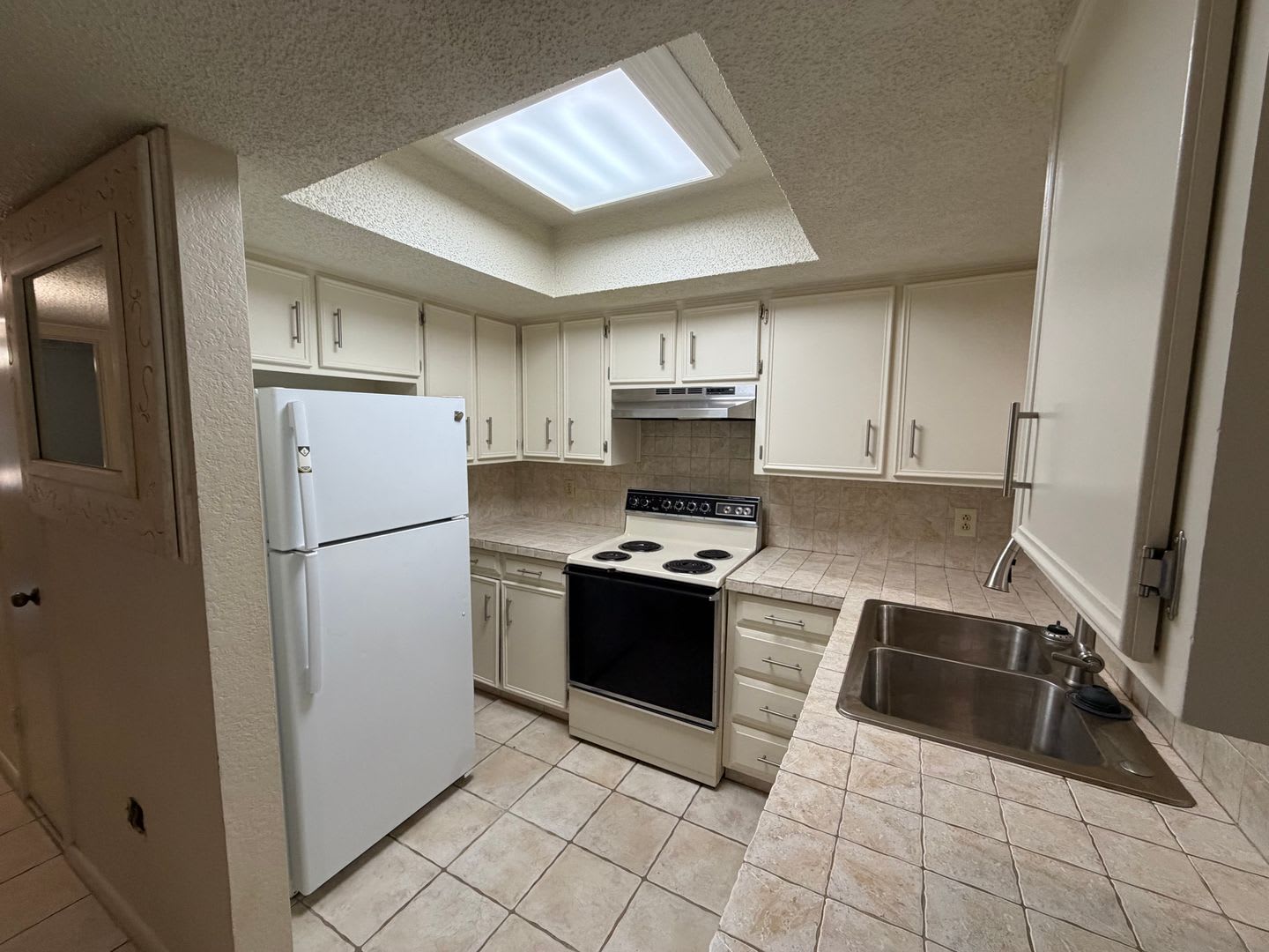 TownHome near LCU, Tech and Medical – photo 5