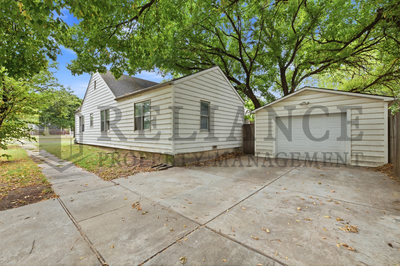 703 South Grove Dr – photo 4