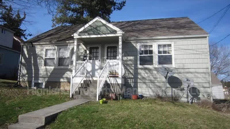 322 W Main St – photo 1