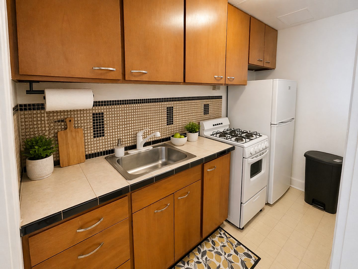 Varsity Management 809 E Kingsley – photo 5