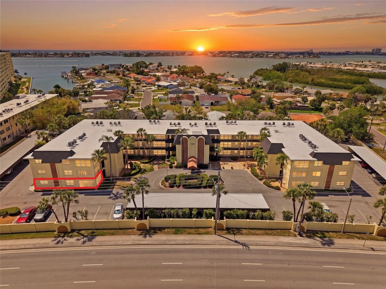 4780 COVE Circle – photo 1