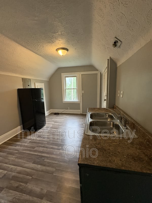 942 Eddy Rd – photo 5