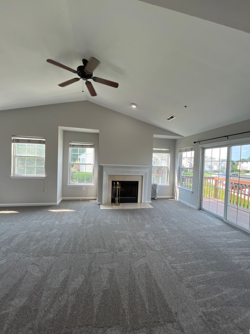 This 3BR/2BA condo in Walnut Bank Farms – photo 3