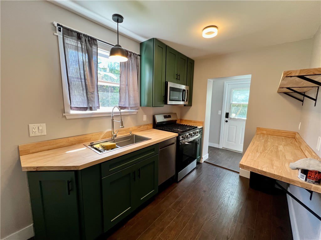 124 E Wallace Ave – photo 5