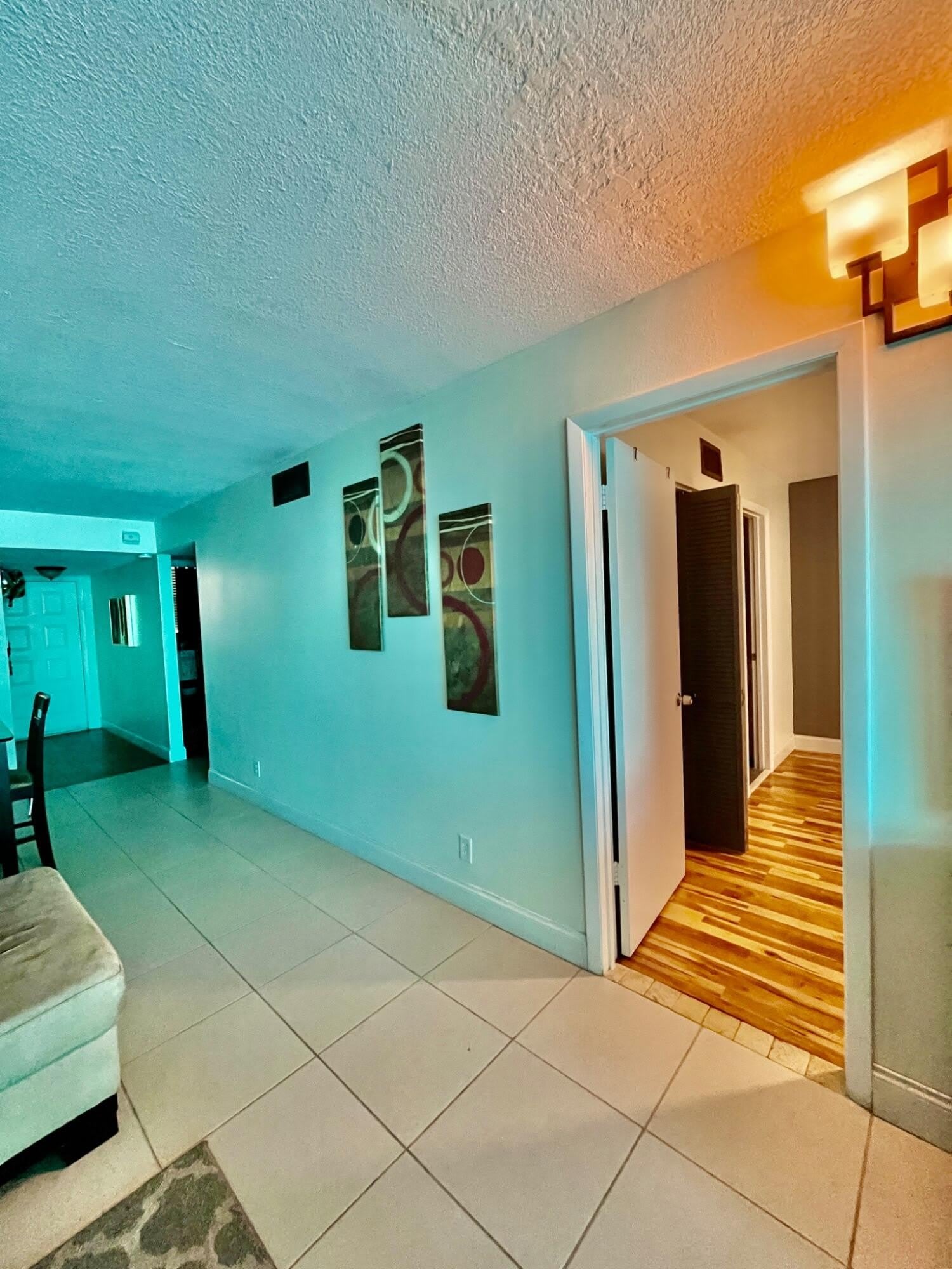 113 Lake Emerald Drive – photo 5