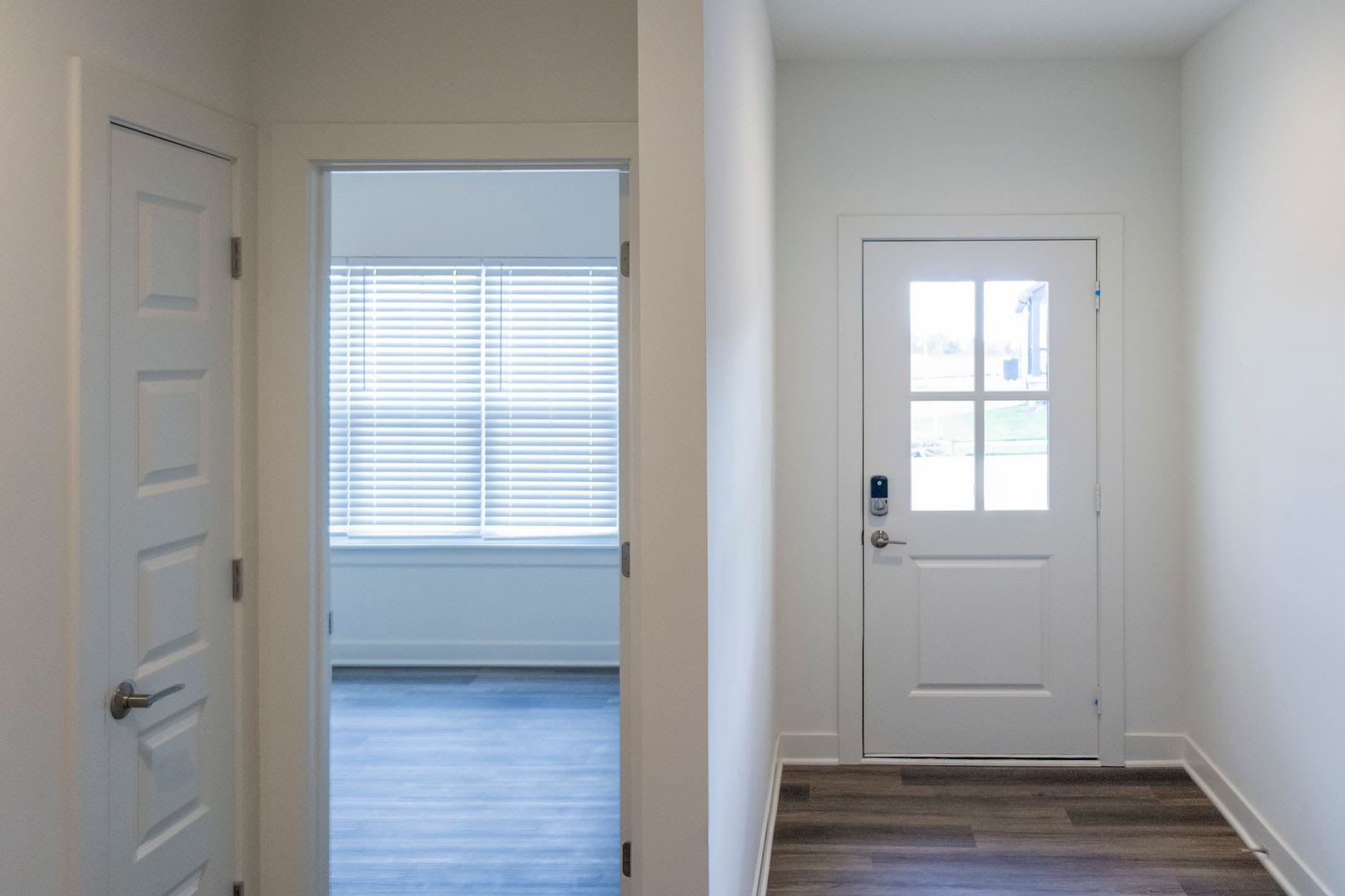 Coming Soon! Gorgeous New 3 Bedroom in Spring Hill!! – photo 2