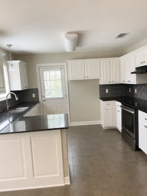 201 North River Road – photo 3