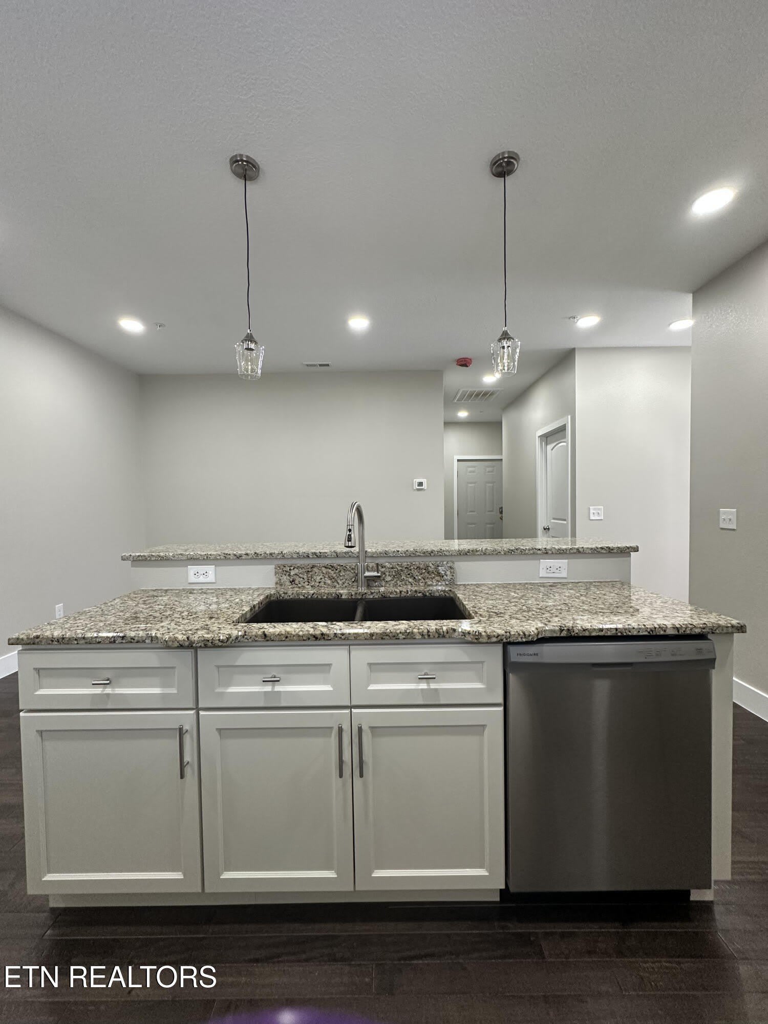 941 Luttrell St – photo 4