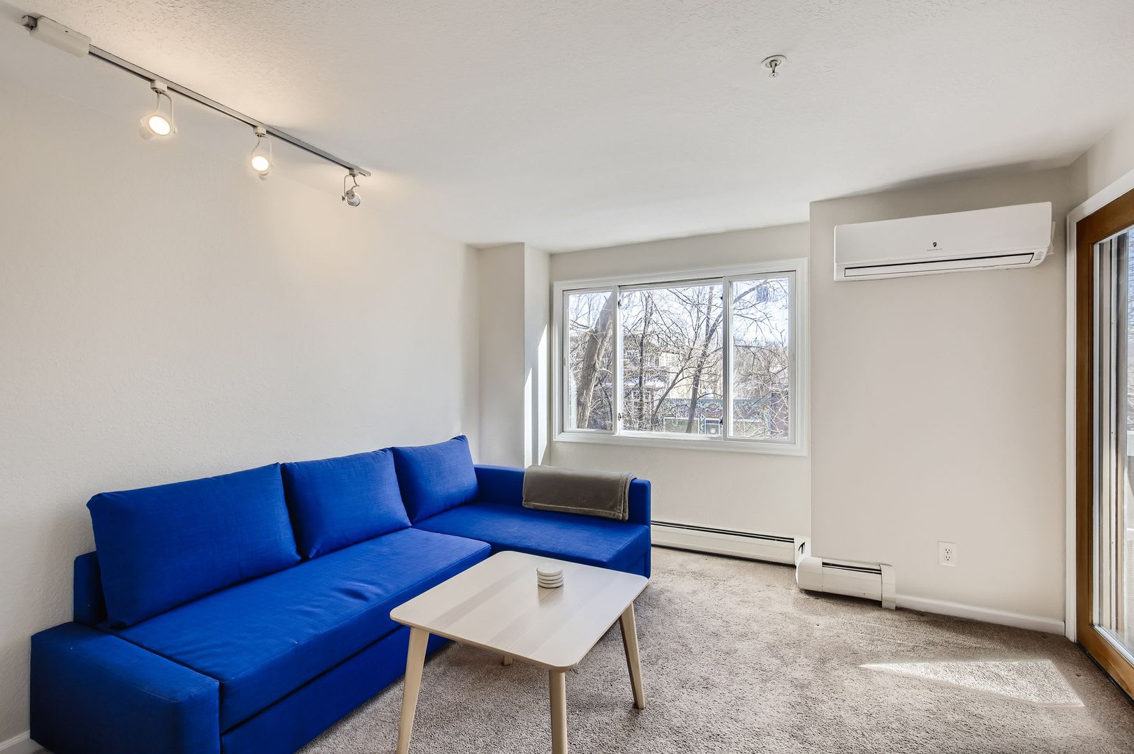 Lovely Pearl St Condo 1 Bdr 1 Ba Downtown Boulder – photo 3