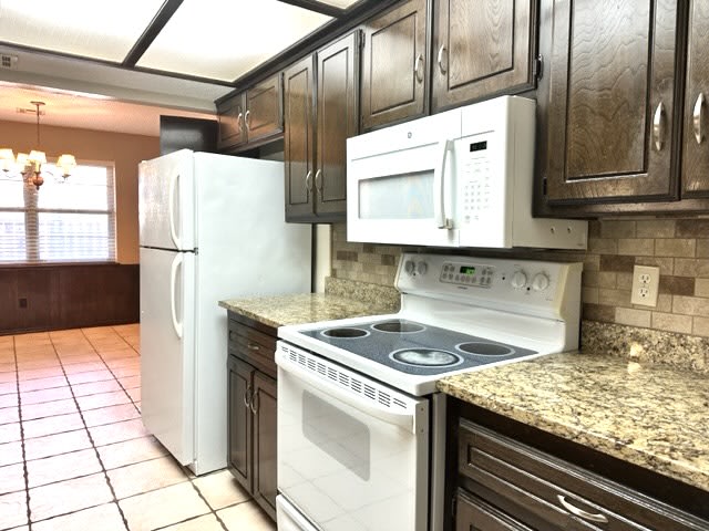 3704 Northeast 140th Street – photo 3