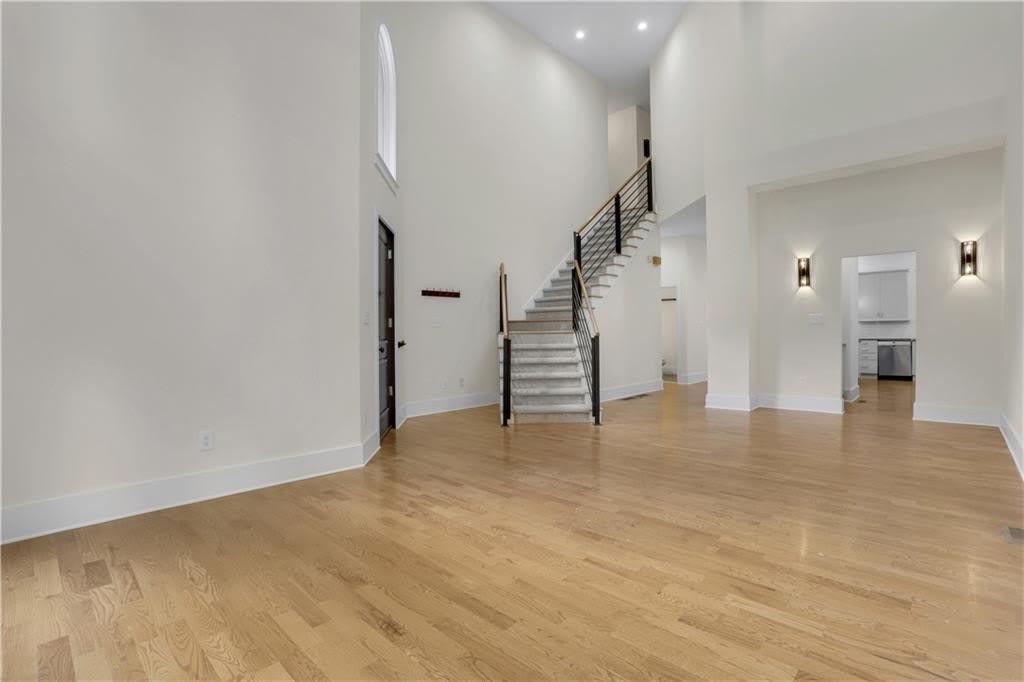 3228 Silver Lake Drive NE – photo 4