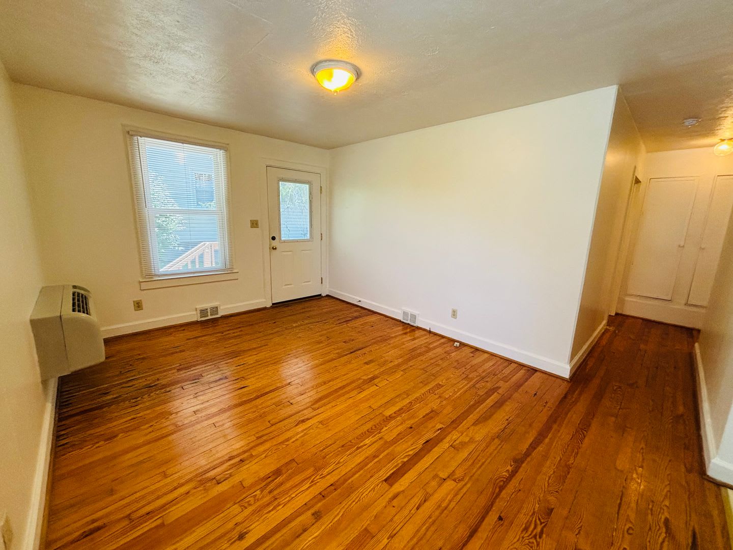 1 Bedroom 1 Bath Duplex – photo 3