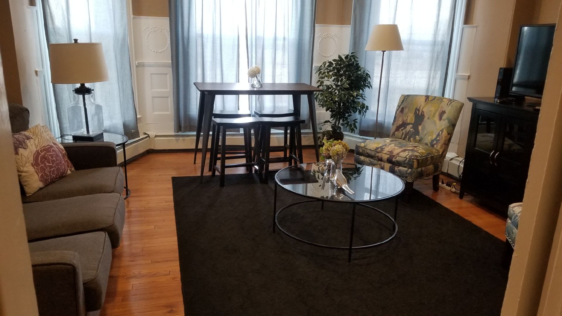 Large 1 Bed Minutes from BU!! (No Broker Fee) – photo 1
