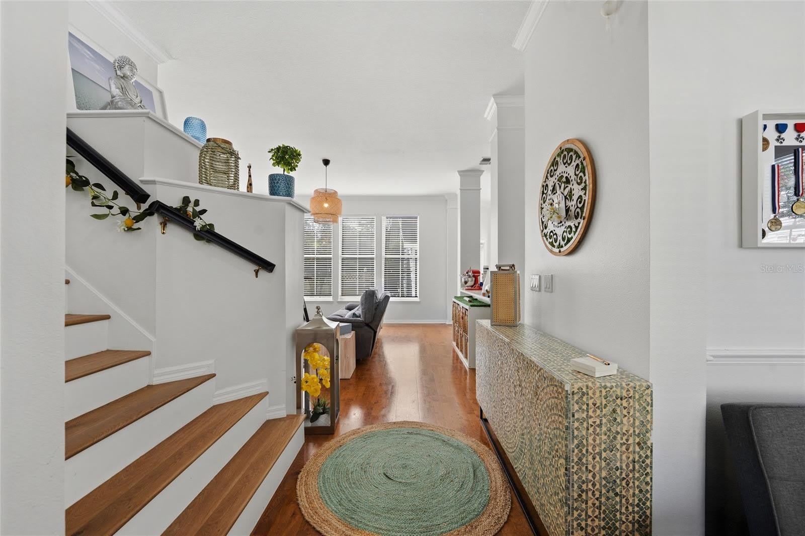 181 LONGVIEW AVE – photo 2
