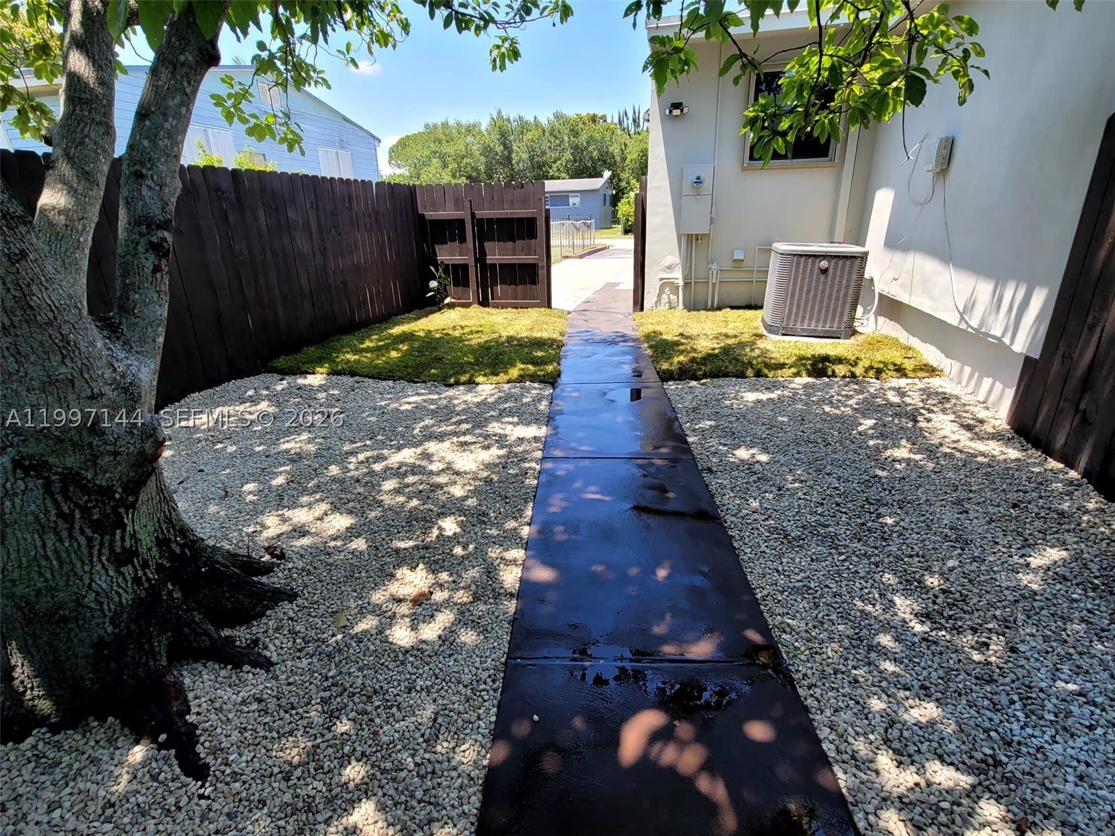 1720 NW 180th Ter – photo 2