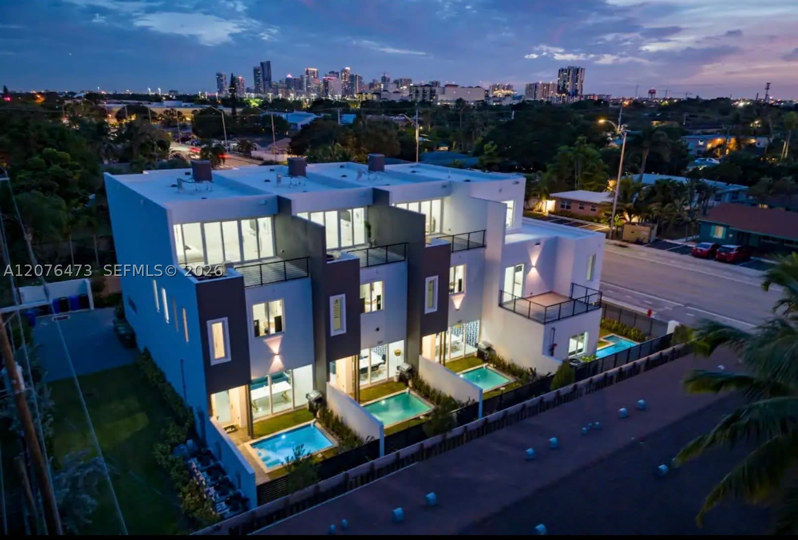 1226 NE 15th Ave – photo 1