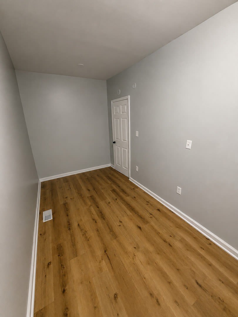 8835 S Commercial Avenue – photo 4