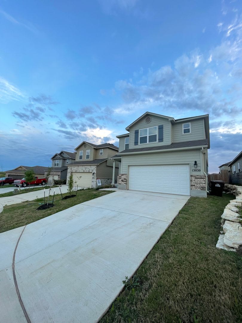 Coming Soon! Modern 3-Bedroom, 2.5-Bath Home in Scotts Hollow – photo 3