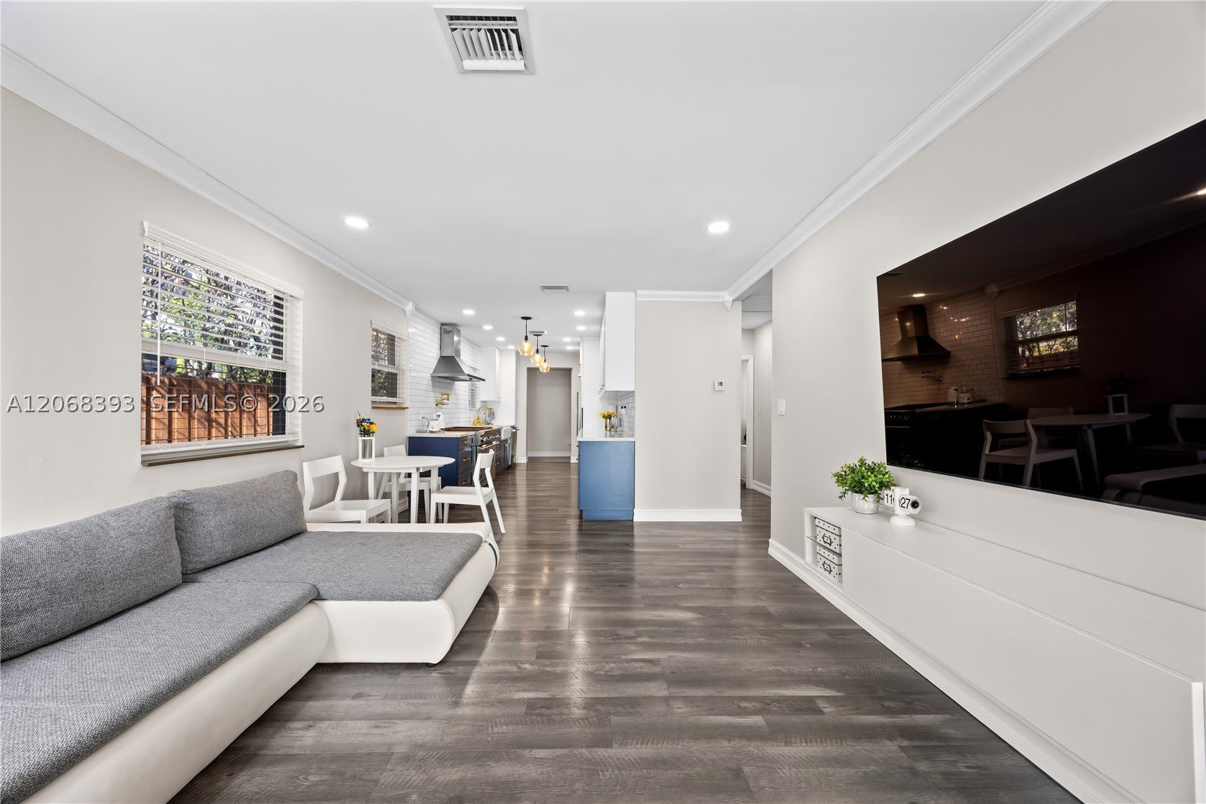 1523 Monroe St – photo 4
