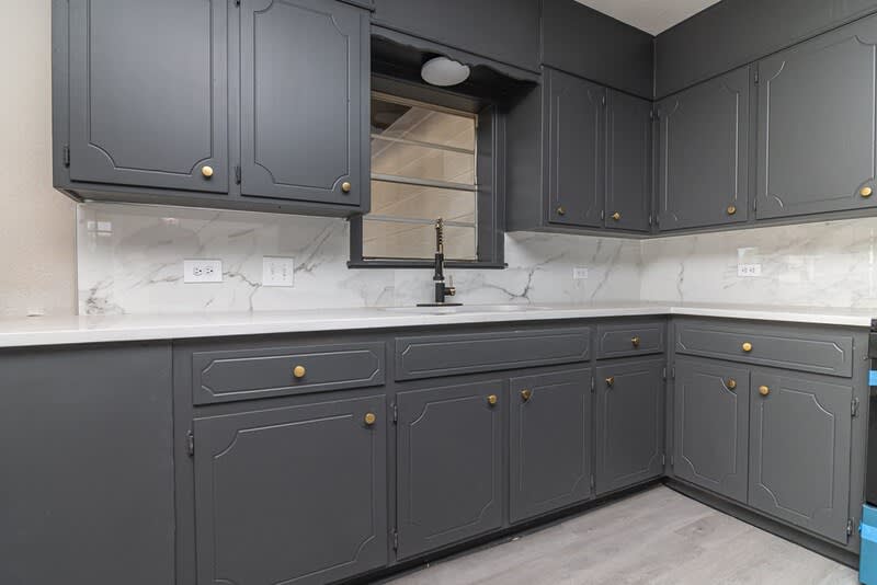 907 East 15Th Street – photo 2