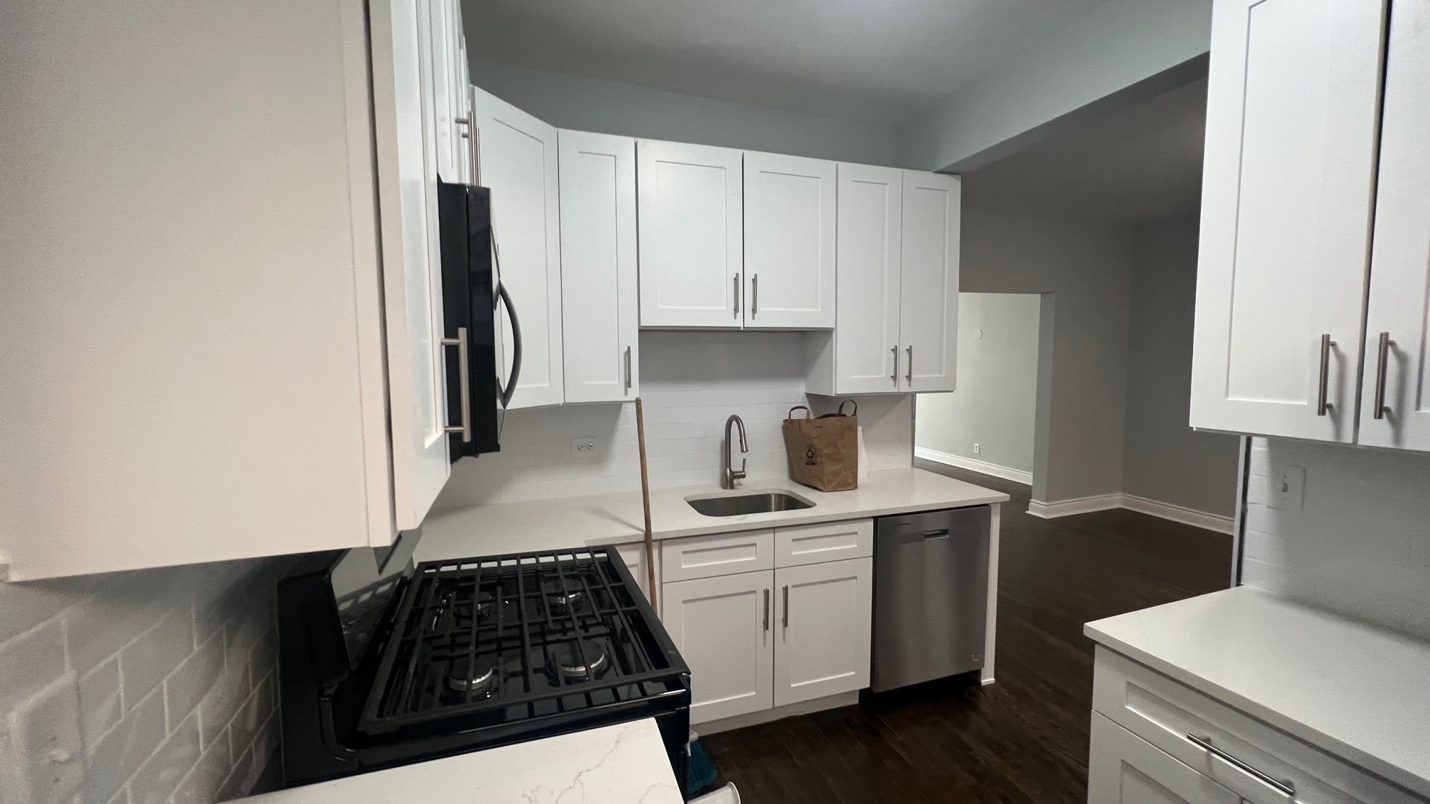 5517 S. Everett Avenue #17-2E – photo 2