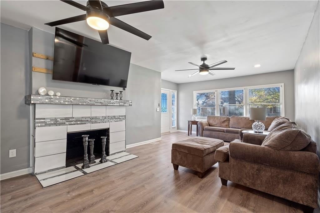 2224 E 68th Terrace – photo 5