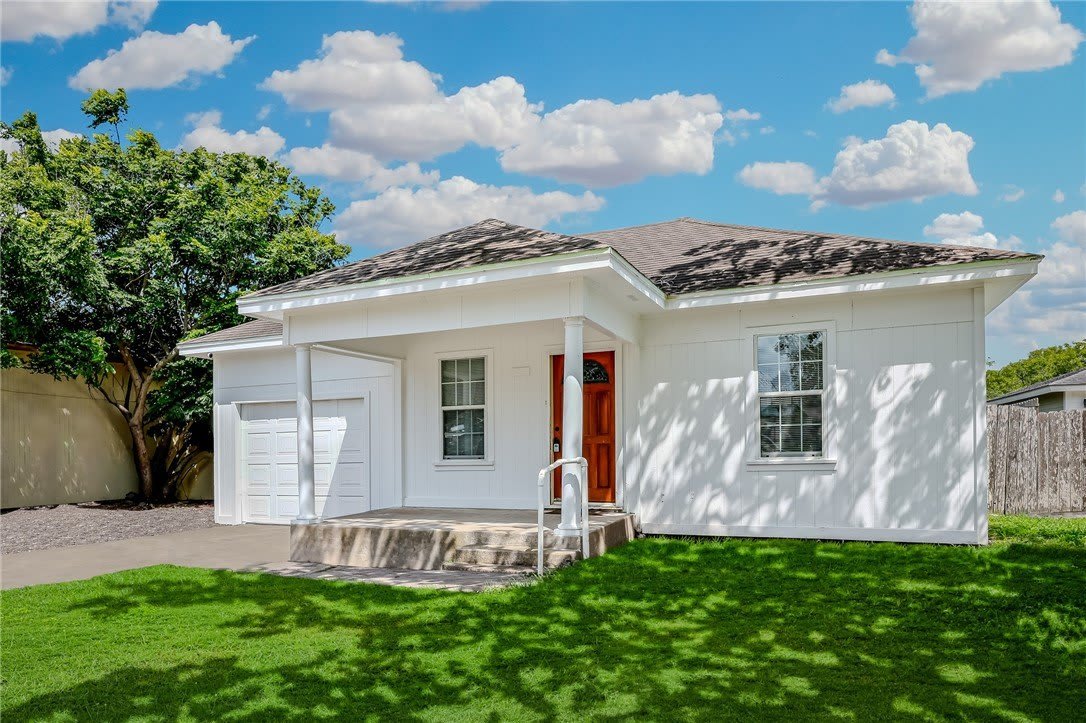 1622 Woodlawn – photo 2