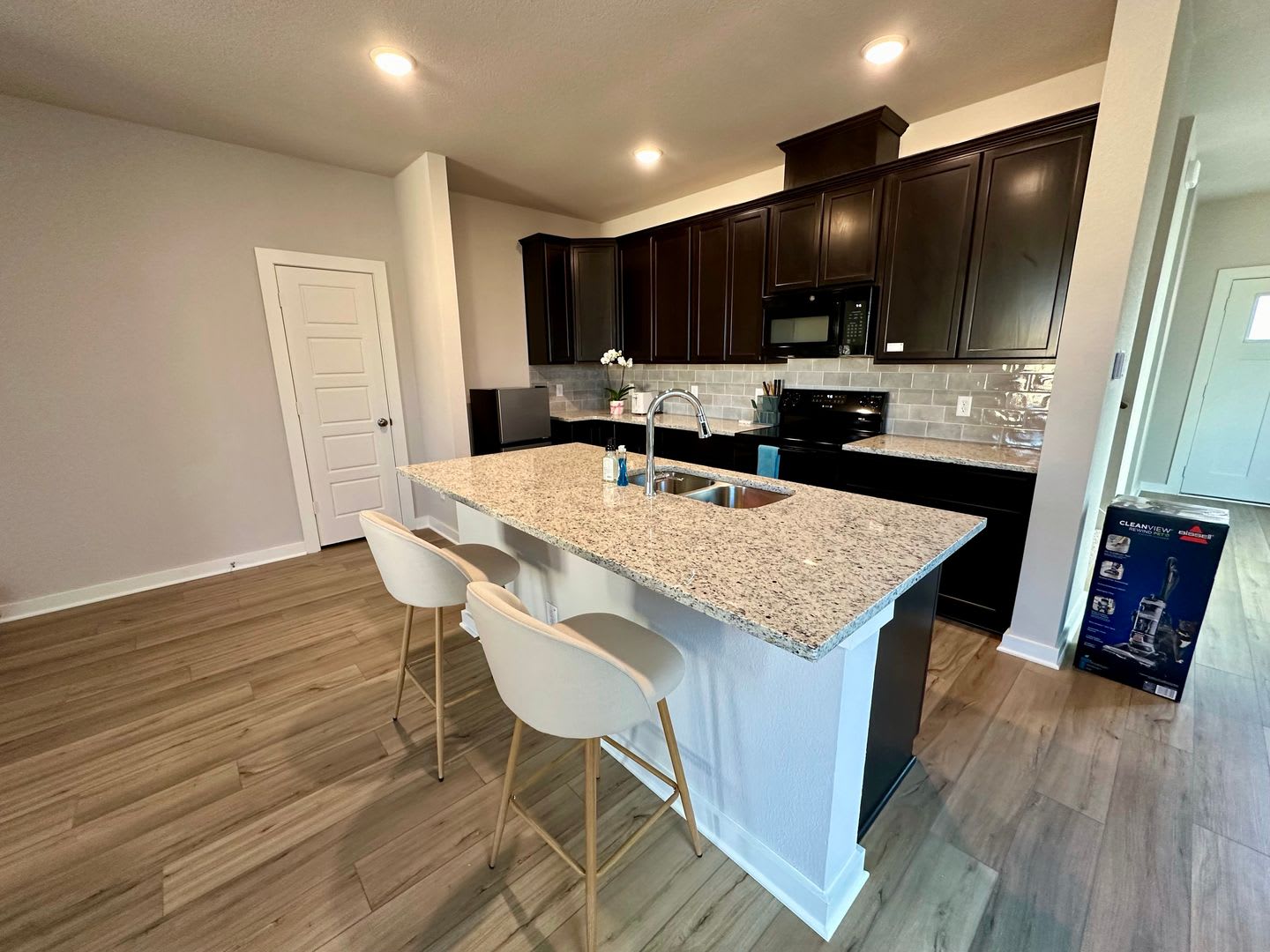 1021 Elise Ave – photo 4