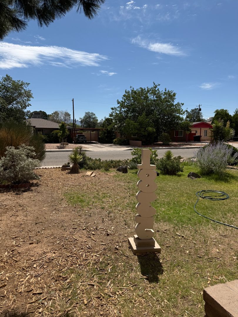 Beautifully cared for 2 bed 1 bath home located in NE Heights in Albuquerque. – photo 2