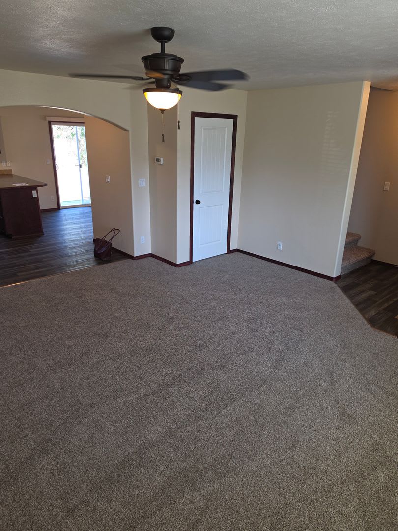 Lovely 3 Bedroom 2 5 Bath Post Falls Home – photo 3