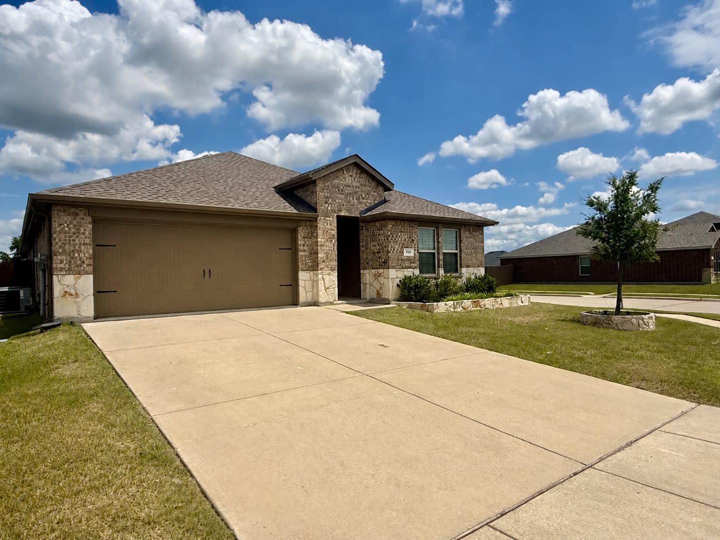 717 Cottonwood Way – photo 2