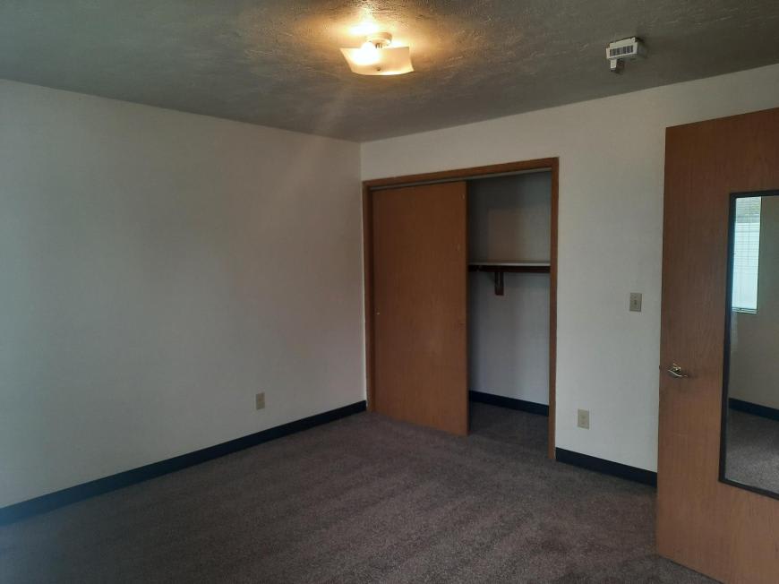 725 Lomax St. – photo 5
