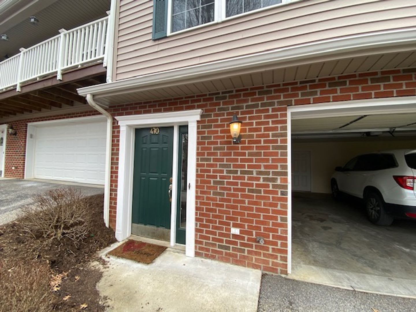 2 Bedroom 1 Bath Townhouse – photo 3