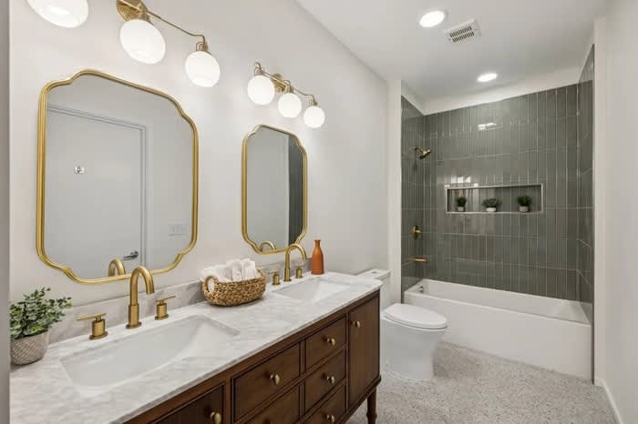 806 Olympic Street – photo 1