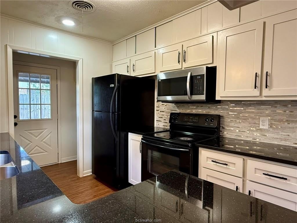 1208 Haines Drive – photo 5