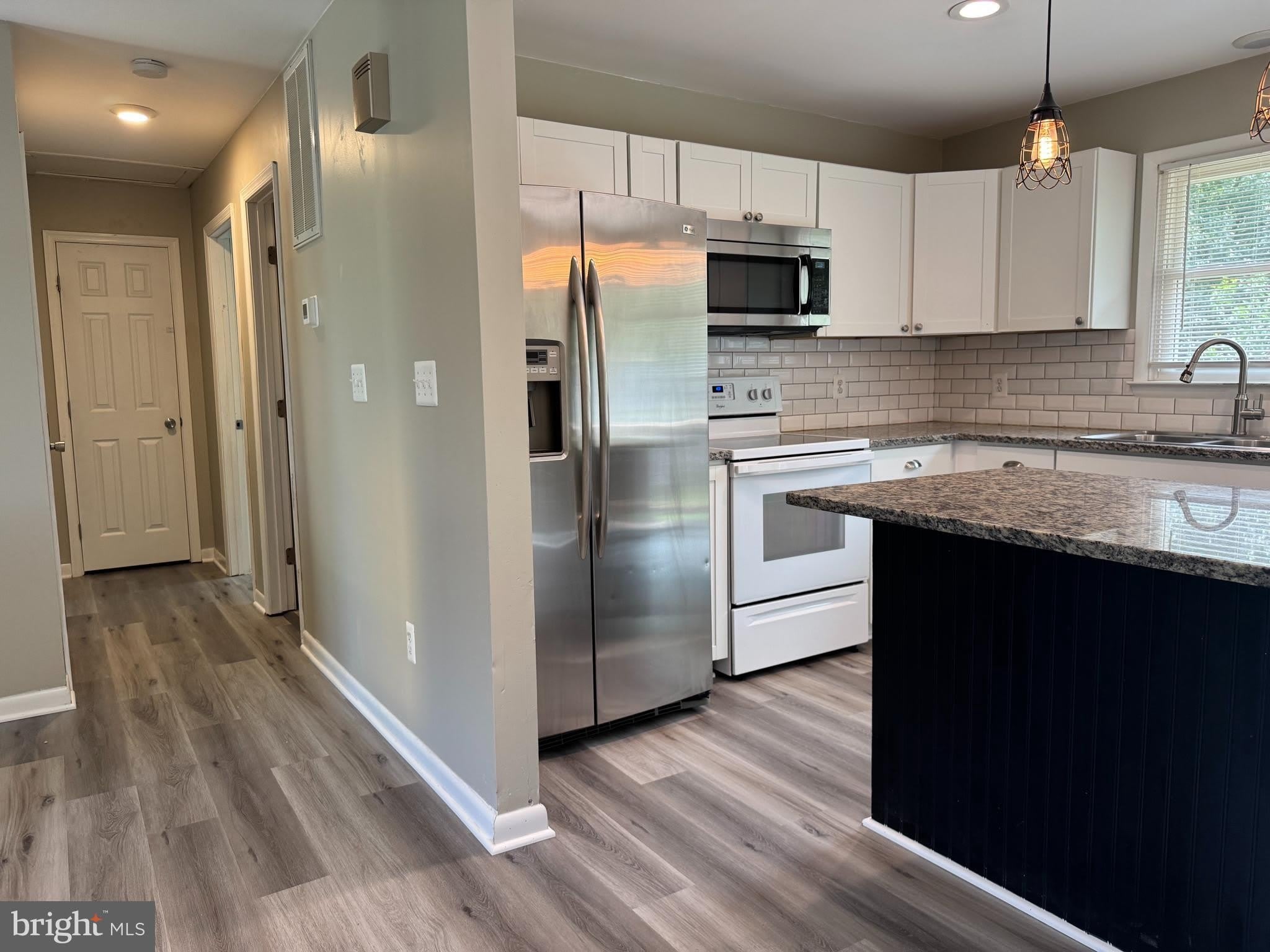 5077 MACNAMARA Drive – photo 3