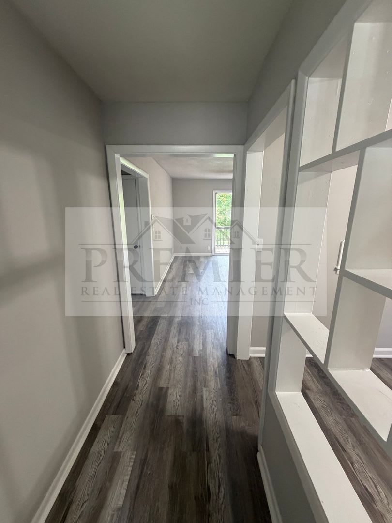 1316 N Main St Unit A Independence Mo 64050 Ranch Style Duplex 2 Beds 1 Bath Rent 1099 Deposit 1099 – photo 3