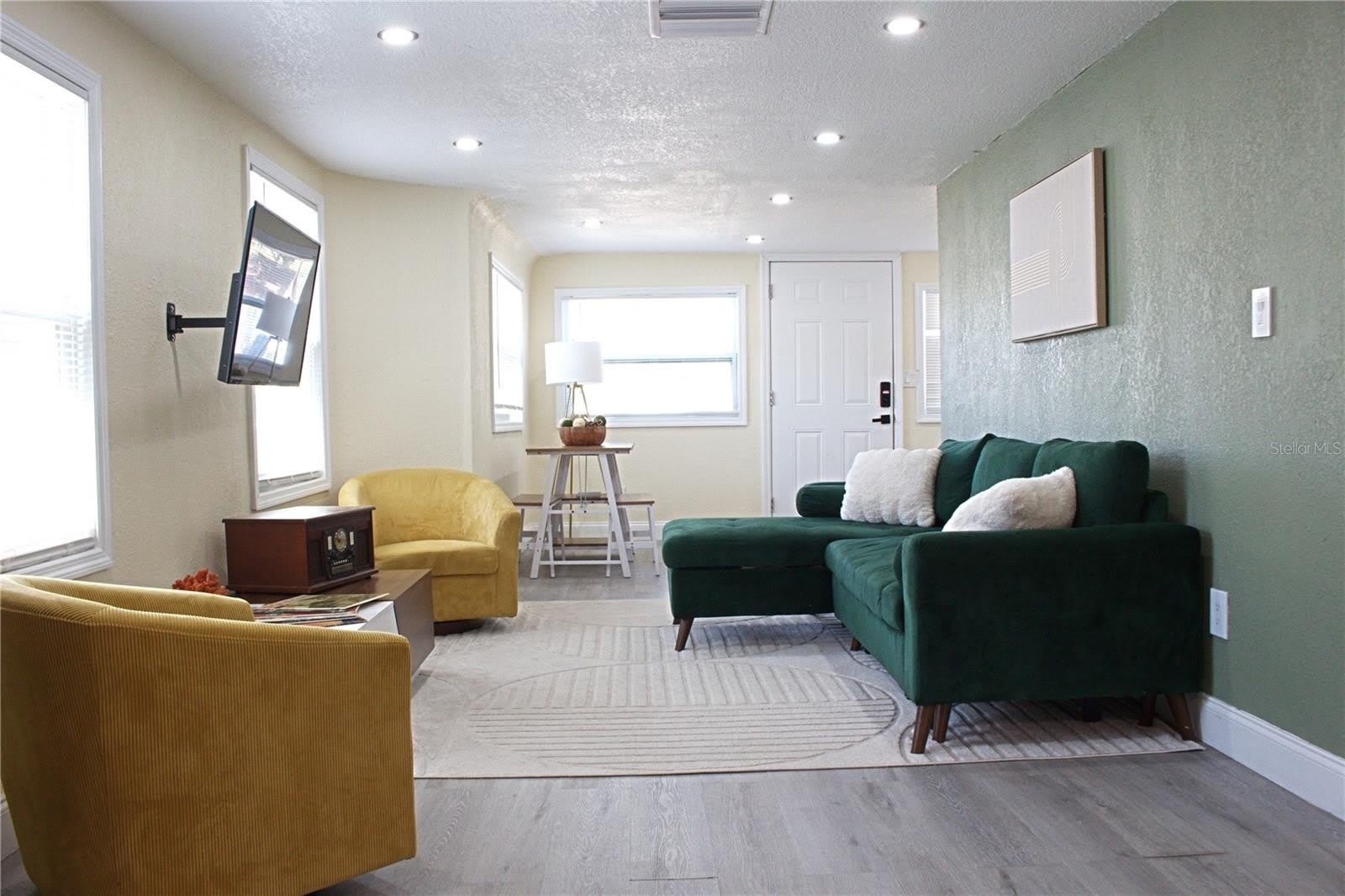 5260 8Th Avenue N – photo 4