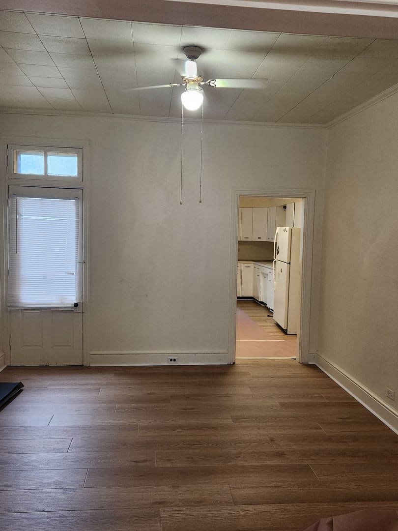 582 W King St York Pa – photo 2