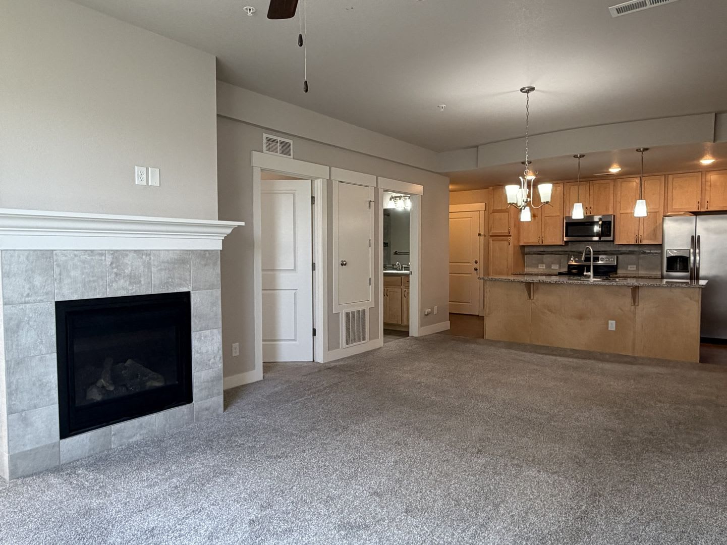 200 Off First Month Secure Stylish Convenient 2 Bed Condo In Loveland – photo 3