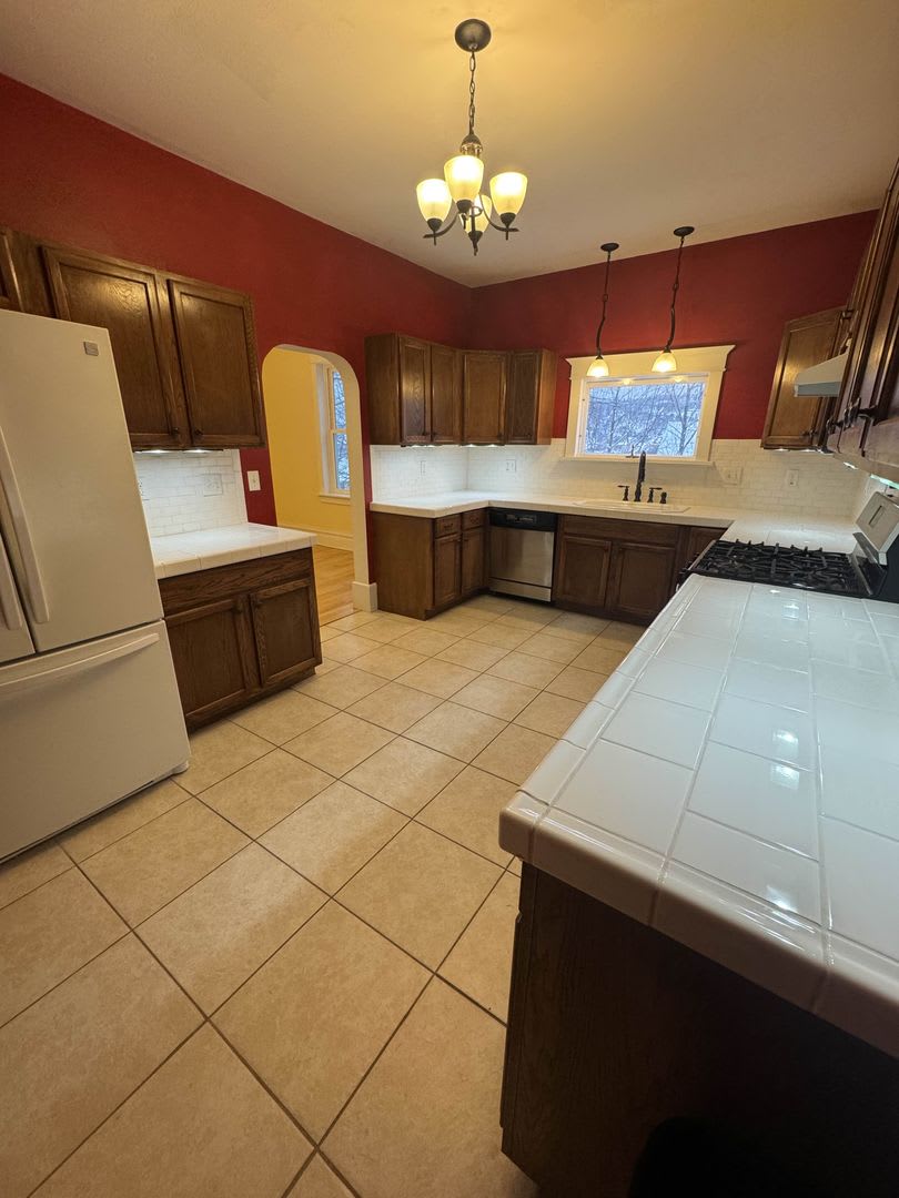 3 Bedroom Freshly Renovated Family Home in Houghton – photo 4