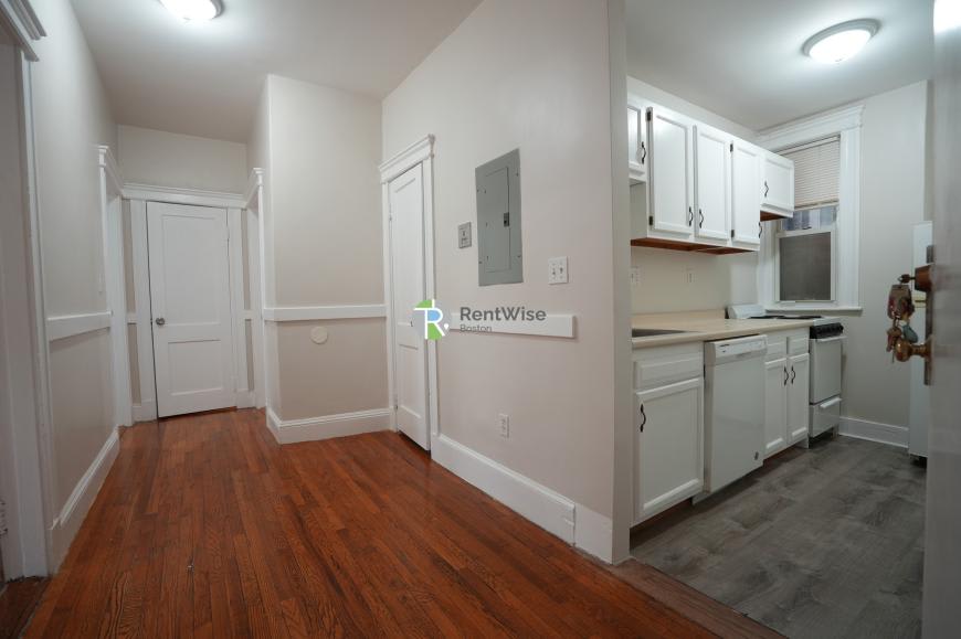 1846 Commonwealth Ave. – photo 2