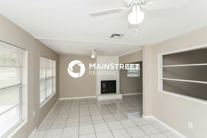 4395 Sherwood Boulevard – photo 3