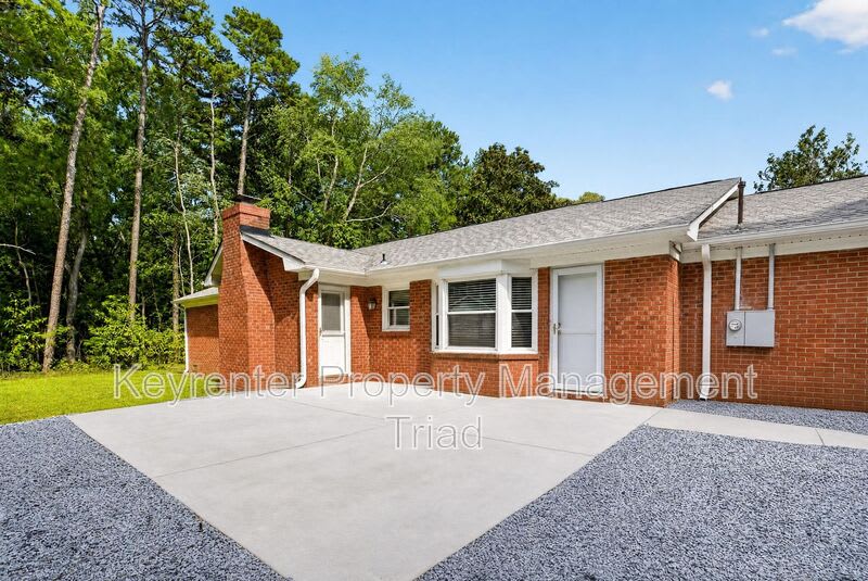 5108 Lakeshore Ct – photo 2