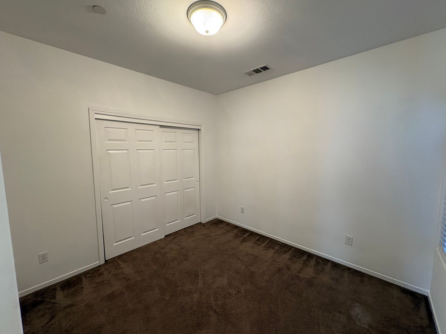 Spacious 4 Bedroom House! View it Now! – photo 4