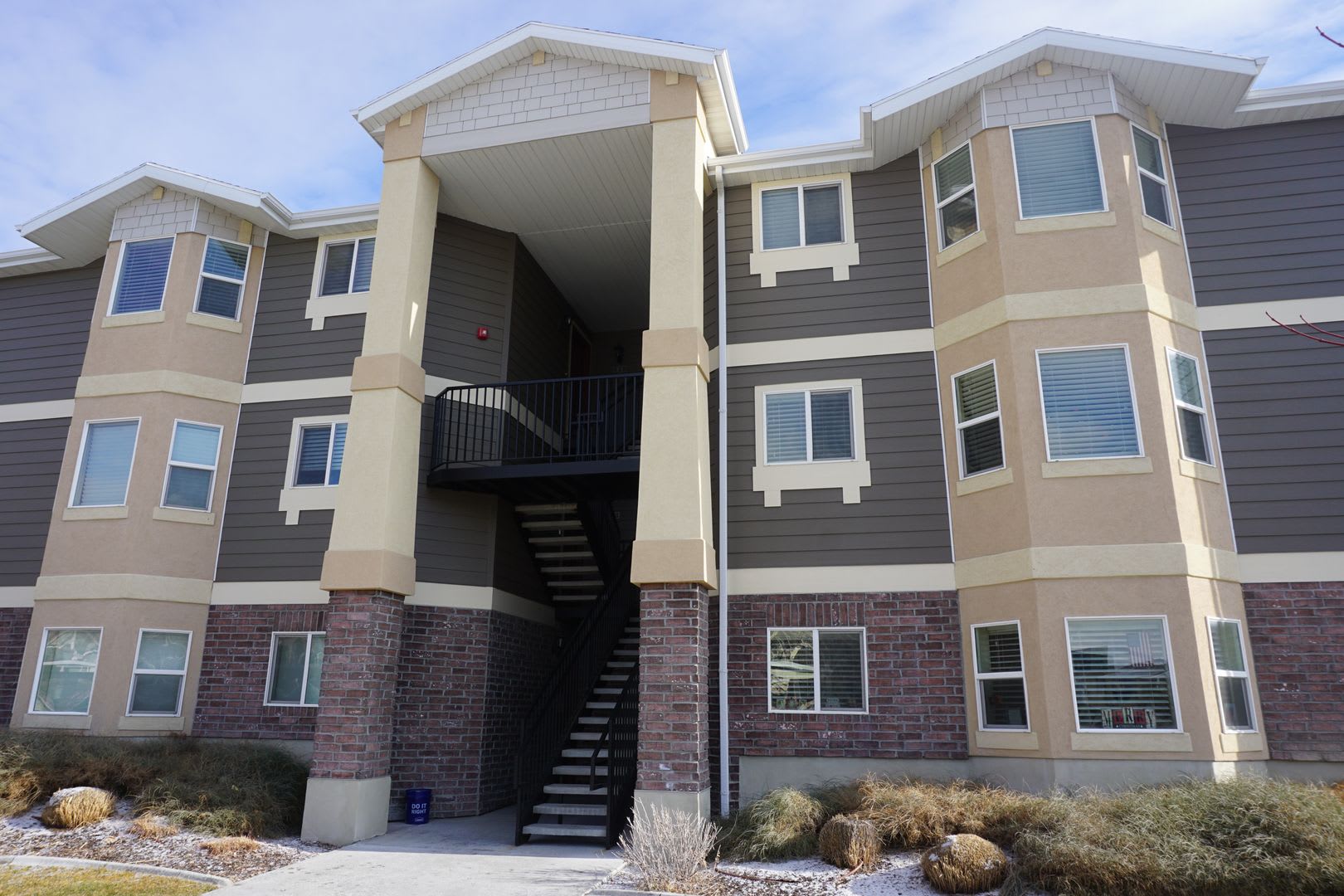 Pet Friendly Sandy 3 Bedroom Condo – photo 1