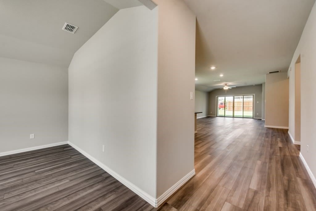 605 Cedar Springs Drive – photo 5