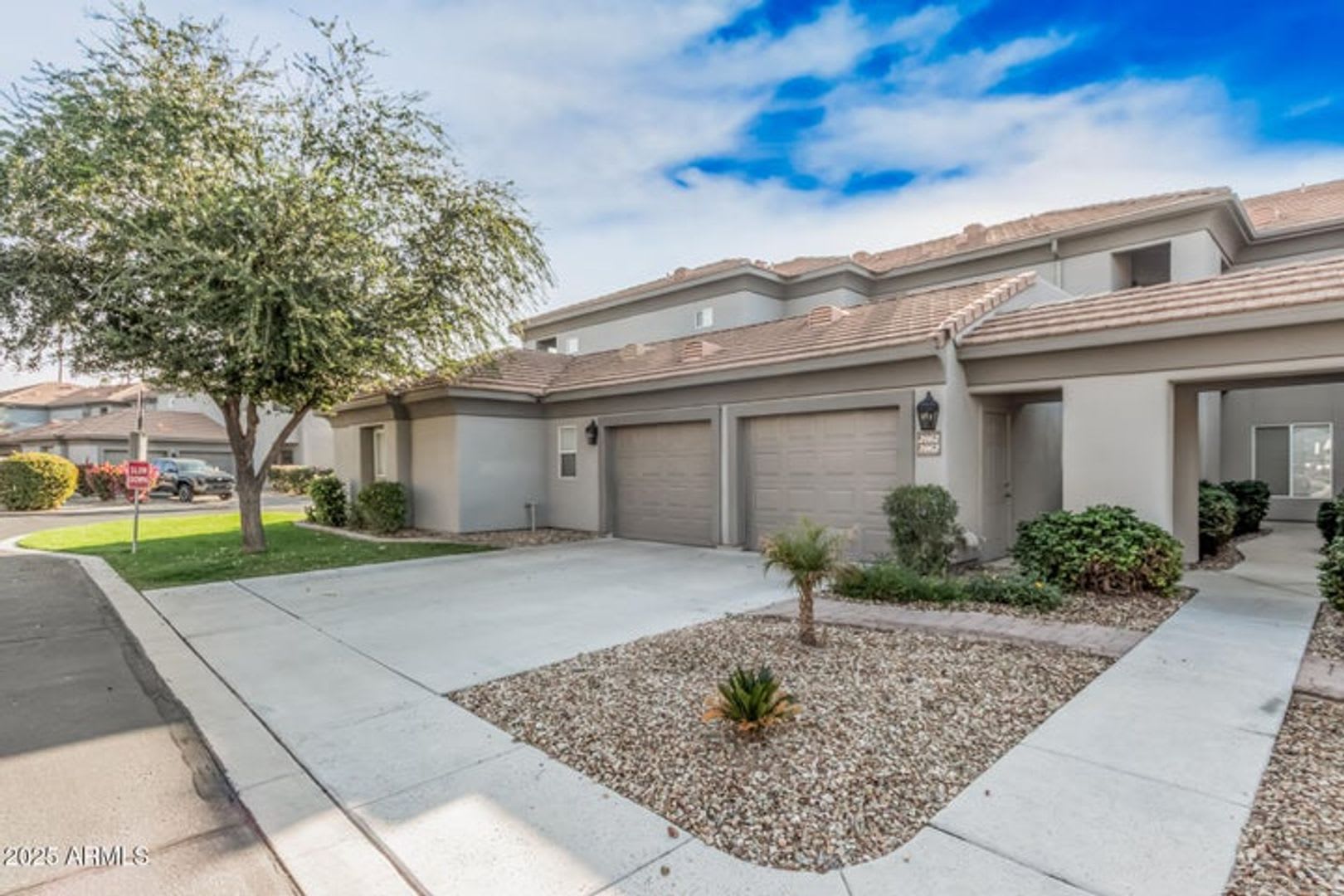 7401 W Arrowhead Clubhouse Dr 2062 2 Bed 2 Bath Gated Community – photo 1
